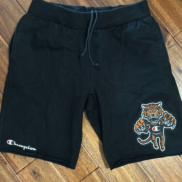 Champion Reverse Weave Heavyweight Cutoff Shorts - Picture 10 of 10